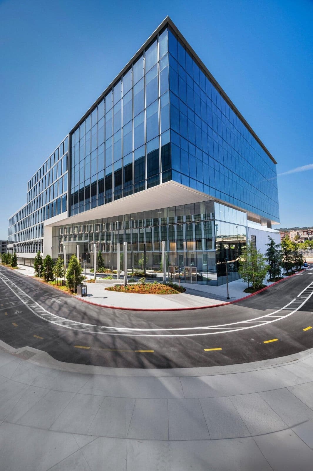 Engineering Facades. Transforming Interiors.